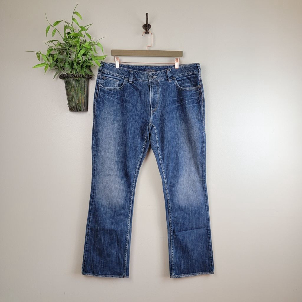 Silver Julia Bootcut Medium Wash Mid Rise Stretch Denim Jeans Y2K Vintage 20